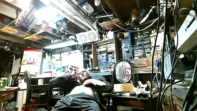 mrwinsalot88 online show from 09.26.25