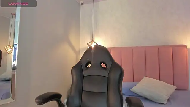 Snapshot of SUNNYCYRUS chatting on 11.01.25 SUNNYCYRUS online show from 11.01.25