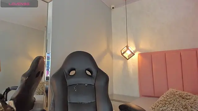 SUNNYCYRUS online show from 06.05.26