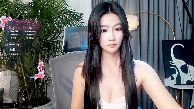 Snapshot of FeiFei-babe chatting on 09.29.25 FeiFei-babe online show from 09.29.25