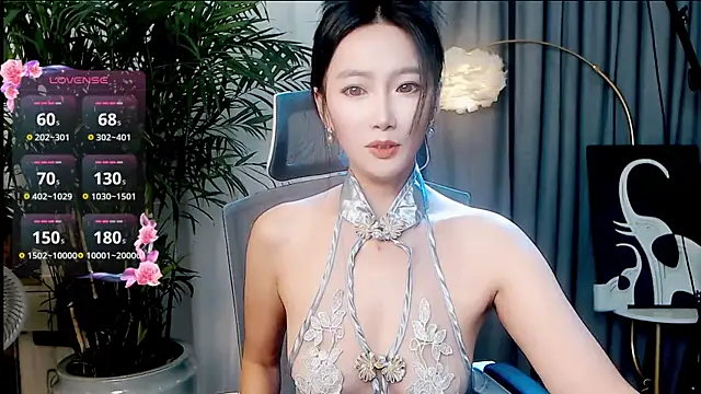 Snapshot of FeiFei-babe chatting on 10.10.25 FeiFei-babe online show from 10.10.25
