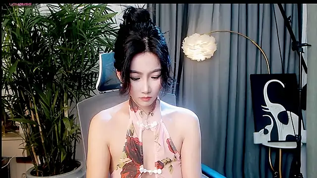 Snapshot of FeiFei-babe chatting on 10.13.25 FeiFei-babe online show from 10.13.25