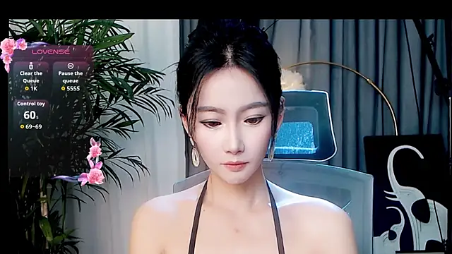 Snapshot of FeiFei-babe chatting on 10.19.25 FeiFei-babe online show from 10.19.25