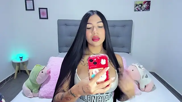 Agataowens online show from 01.25.25