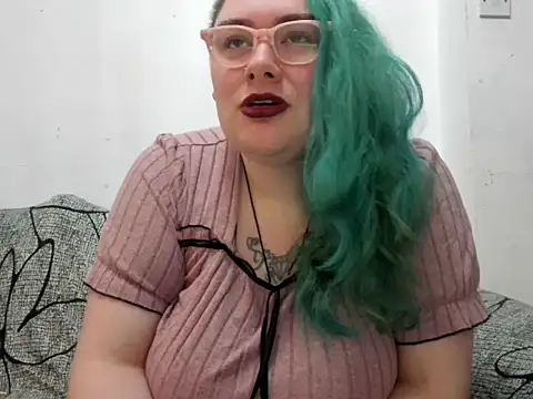 Snapshot of Bustycurves chatting on 04.29.26 Bustycurves online show from 04.29.26