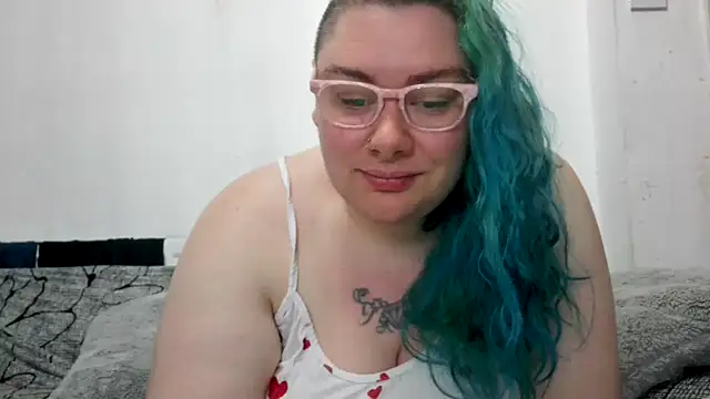 Snapshot of Bustycurves chatting on 05.30.26 Bustycurves online show from 05.30.26