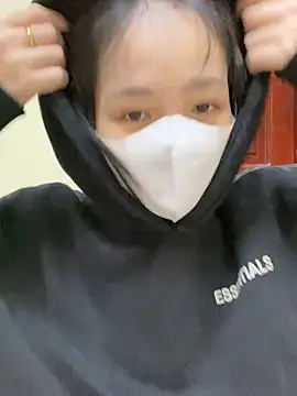 Snapshot of minmin2kk5 chatting on 02.20.25 minmin2kk5 online show from 02.20.25