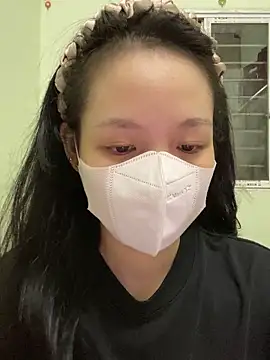 Snapshot of minmin2kk5 chatting on 10.13.25 minmin2kk5 online show from 10.13.25