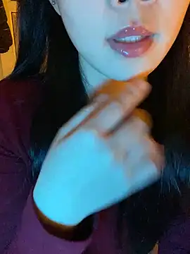 Snapshot of minmin2kk5 chatting on 10.31.25 minmin2kk5 online show from 10.31.25