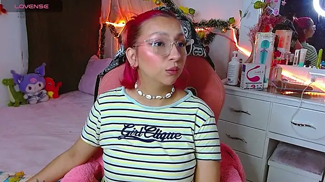 Snapshot of Littlerouse_ chatting on 01.09.26 Littlerouse online show from 01.09.26