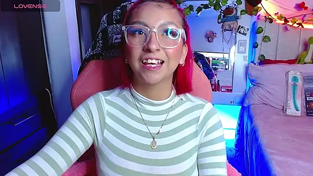 Snapshot of Littlerouse_ chatting on 01.19.26 Littlerouse online show from 01.19.26