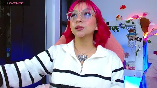 Snapshot of Littlerouse_ chatting on 02.10.26 Littlerouse online show from 02.10.26