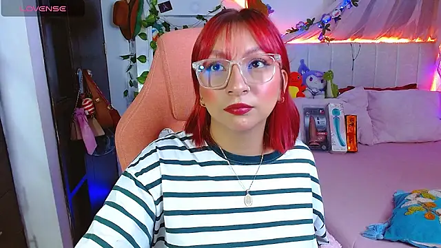 Snapshot of Littlerouse_ chatting on 03.09.26 Littlerouse online show from 03.09.26