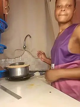 Freya 004 online show from 12.05.25