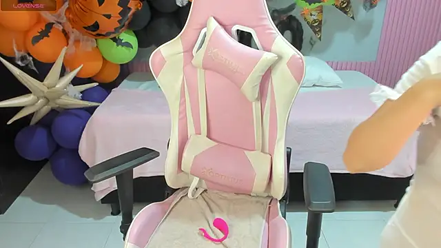 Yuli 16 online show from 10.28.25