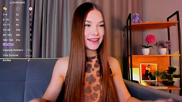  Eva Lee online show from 02.06.25