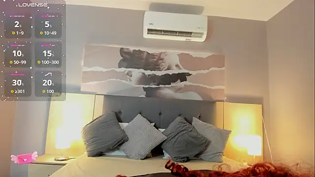 Snapshot of Aprillbrunette chatting on 10.30.25 Aprillbrunette online show from 10.30.25