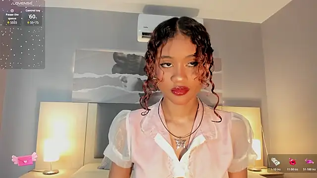 Snapshot of Aprillbrunette chatting on 12.04.25 Aprillbrunette online show from 12.04.25