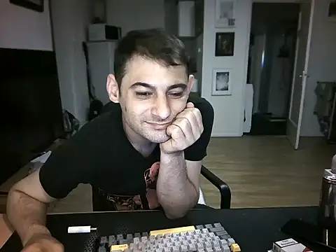 Snapshot of mihaimichael chatting on 07.14.26 mihaimichael online show from 07.14.26