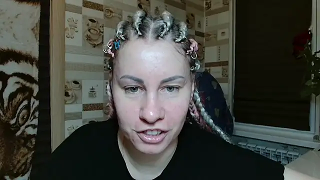Snapshot of TherestlessKitty chatting on 04.24.26 TherestlessKitty online show from 04.24.26
