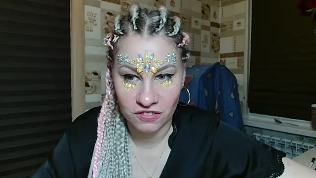 Snapshot of TherestlessKitty chatting on 04.28.26 TherestlessKitty online show from 04.28.26