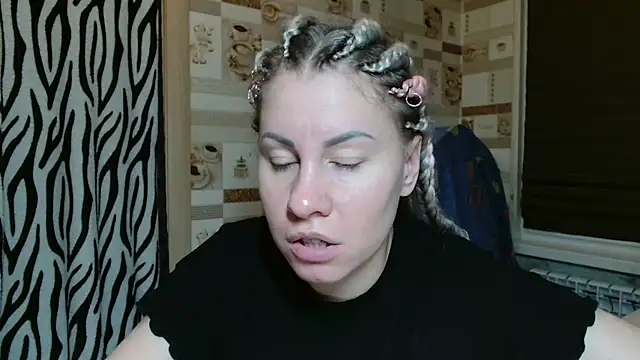 Snapshot of TherestlessKitty chatting on 05.01.26 TherestlessKitty online show from 05.01.26