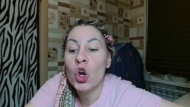 Snapshot of TherestlessKitty chatting on 05.03.26 TherestlessKitty online show from 05.03.26