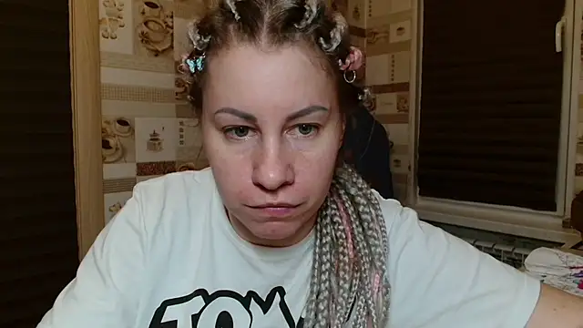 Snapshot of TherestlessKitty chatting on 05.11.26 TherestlessKitty online show from 05.11.26