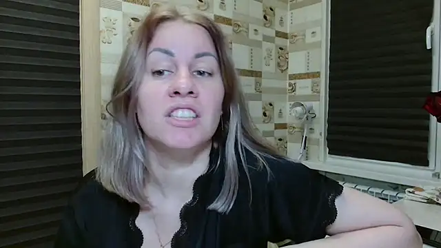 Snapshot of TherestlessKitty chatting on 06.04.26 TherestlessKitty online show from 06.04.26