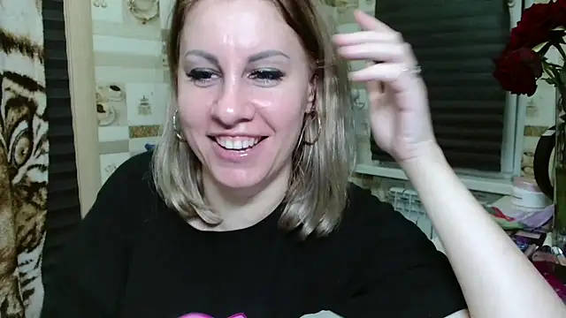 Snapshot of TherestlessKitty chatting on 06.14.26 TherestlessKitty online show from 06.14.26
