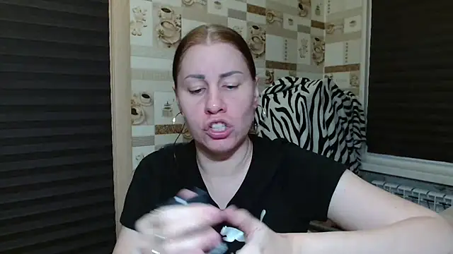 Snapshot of TherestlessKitty chatting on 06.27.26 TherestlessKitty online show from 06.27.26