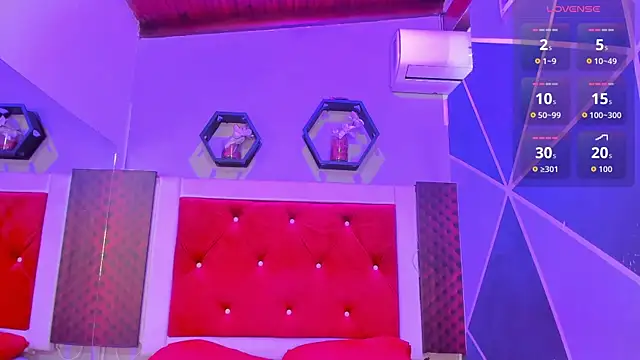 Karoll014 online show from 10.22.25