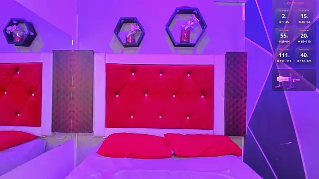 Karoll014 online show from 10.31.25