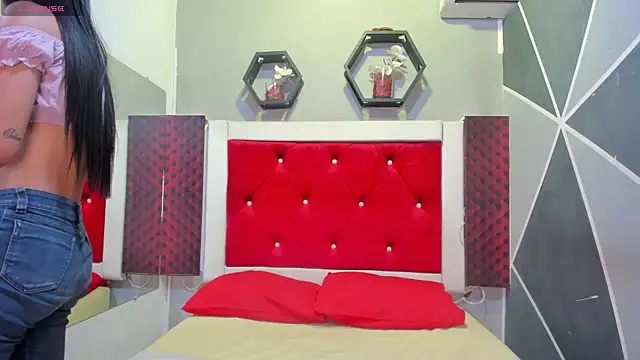 Karoll014 online show from 11.25.25