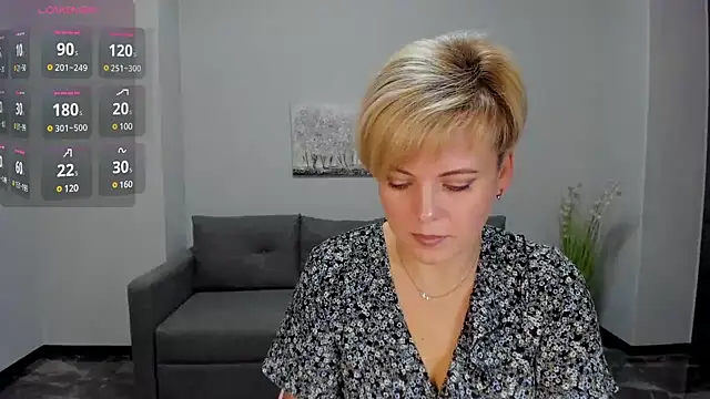 Julia Wilsone online show from 12.07.24