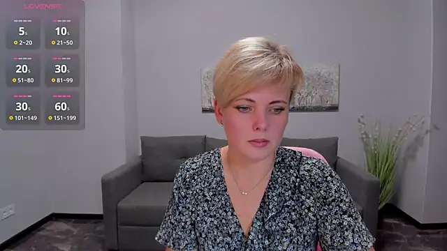 Julia Wilsone online show from 12.10.24