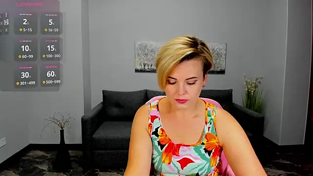 Julia Wilsone online show from 09.11.25