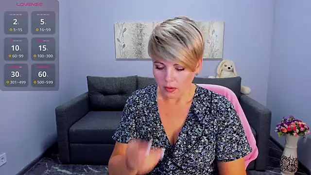 Julia Wilsone online show from 10.01.25