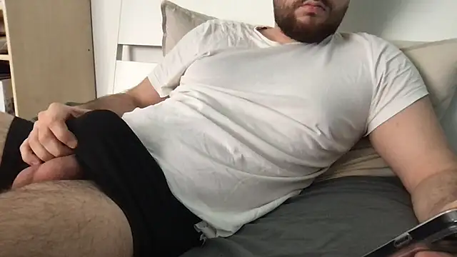 Snapshot of ibra2hard chatting on 02.08.25 ibra2hard online show from 02.08.25