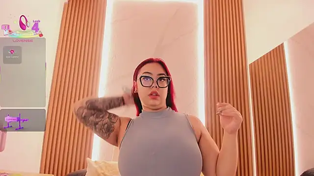 juicy led  online show from 03.21.25