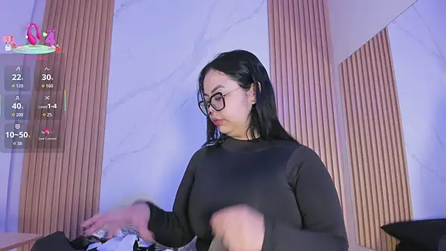 juicy led  online show from 11.17.25