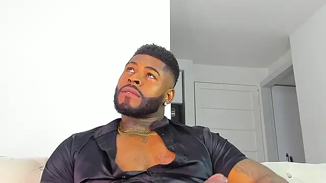 Snapshot of Makonneen chatting on 11.17.25 Makonneen online show from 11.17.25