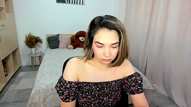Snapshot of Alexa_Dolly12 chatting on 05.05.26 Alexa Dolly12 online show from 05.05.26