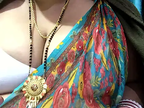 Snapshot of Desi_bhabhiii chatting on 12.03.24 Desi bhabhiii online show from 12.03.24