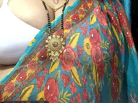 Snapshot of Desi_bhabhiii chatting on 12.03.24 Desi bhabhiii online show from 12.03.24