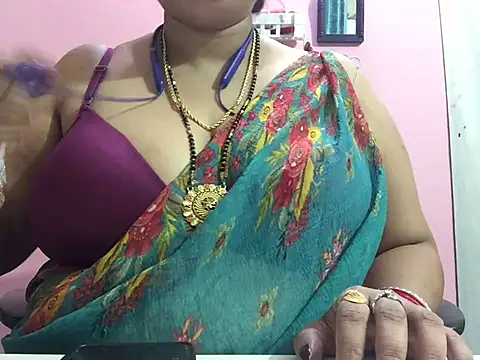 Snapshot of Desi_bhabhiii chatting on 12.12.24 Desi bhabhiii online show from 12.12.24