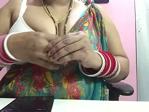 Snapshot of Desi_bhabhiii chatting on 12.16.24 Desi bhabhiii online show from 12.16.24