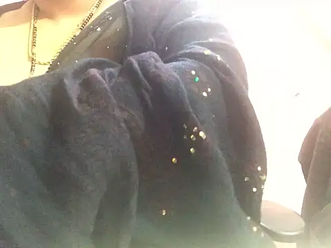 Snapshot of Desi_bhabhiii chatting on 12.20.24 Desi bhabhiii online show from 12.20.24