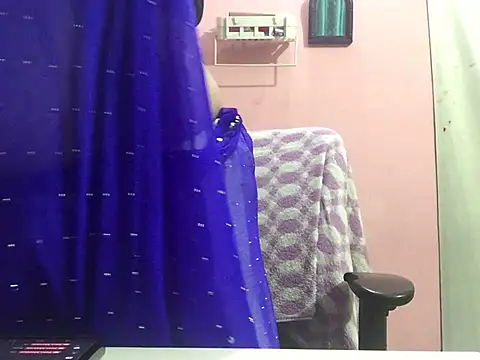 Snapshot of Desi_bhabhiii chatting on 01.04.25 Desi bhabhiii online show from 01.04.25