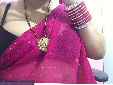 Snapshot of Desi_bhabhiii chatting on 01.08.25 Desi bhabhiii online show from 01.08.25